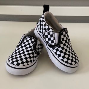 Vans “off the wall” checkerboard sneakers